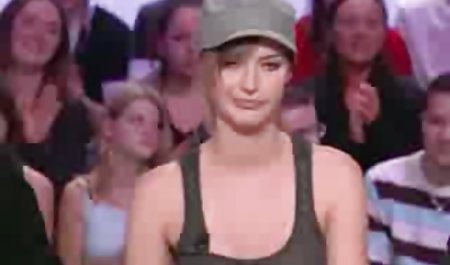 Busty華やかな美しさplowed四つん這い 外人 痴女 エロ 動画