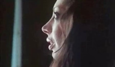 彼女の最初の大きなコックの滑りやマッサージ 逆 痴漢 セックス 動画