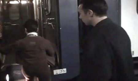 Tattooedティーンのアマチュアニー乗りのコック エロ 動画 痴女 家庭 教師