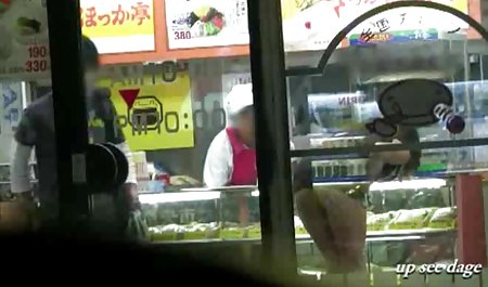 金髪ティーンを示す大きなおっぱい 痴女 裏 動画